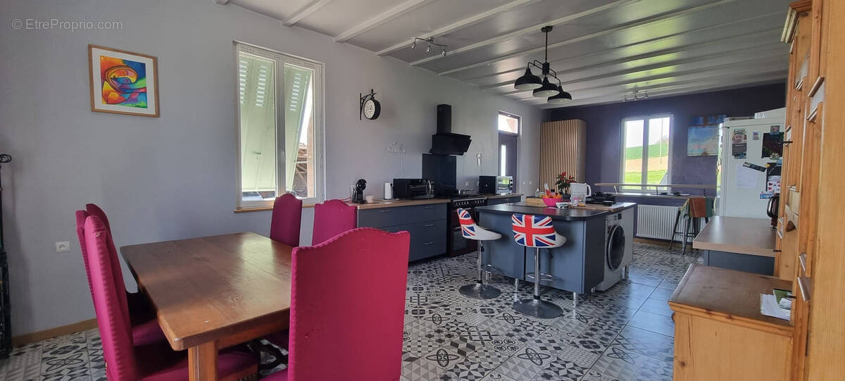 Maison à CASTELNAU-MONTRATIER