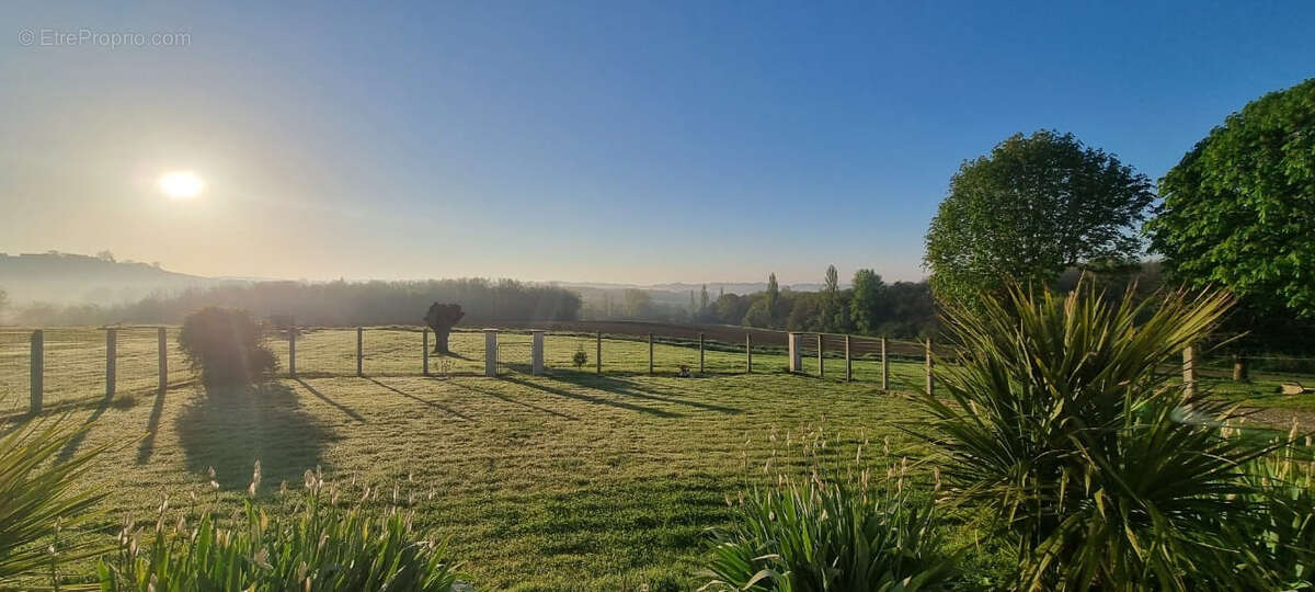 Maison à CASTELNAU-MONTRATIER