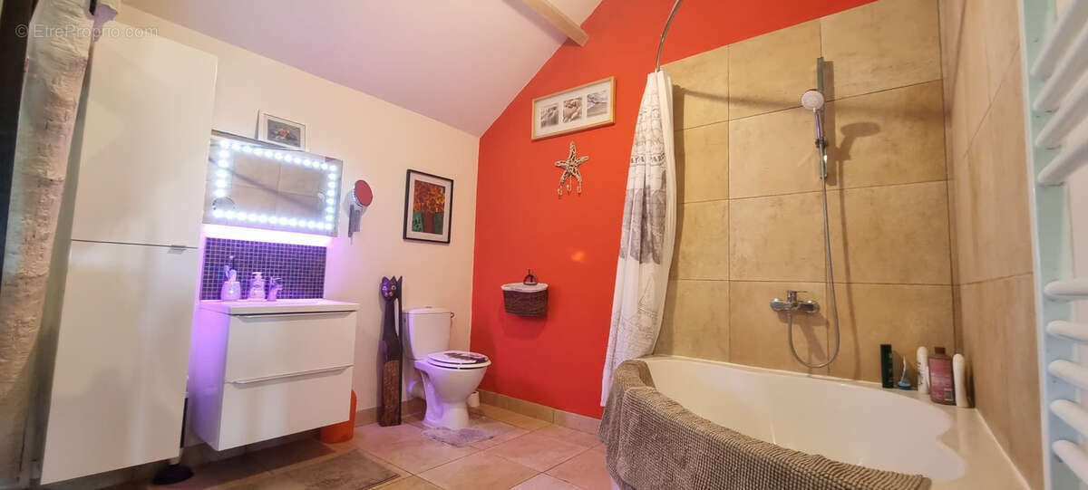 Maison à CASTELNAU-MONTRATIER