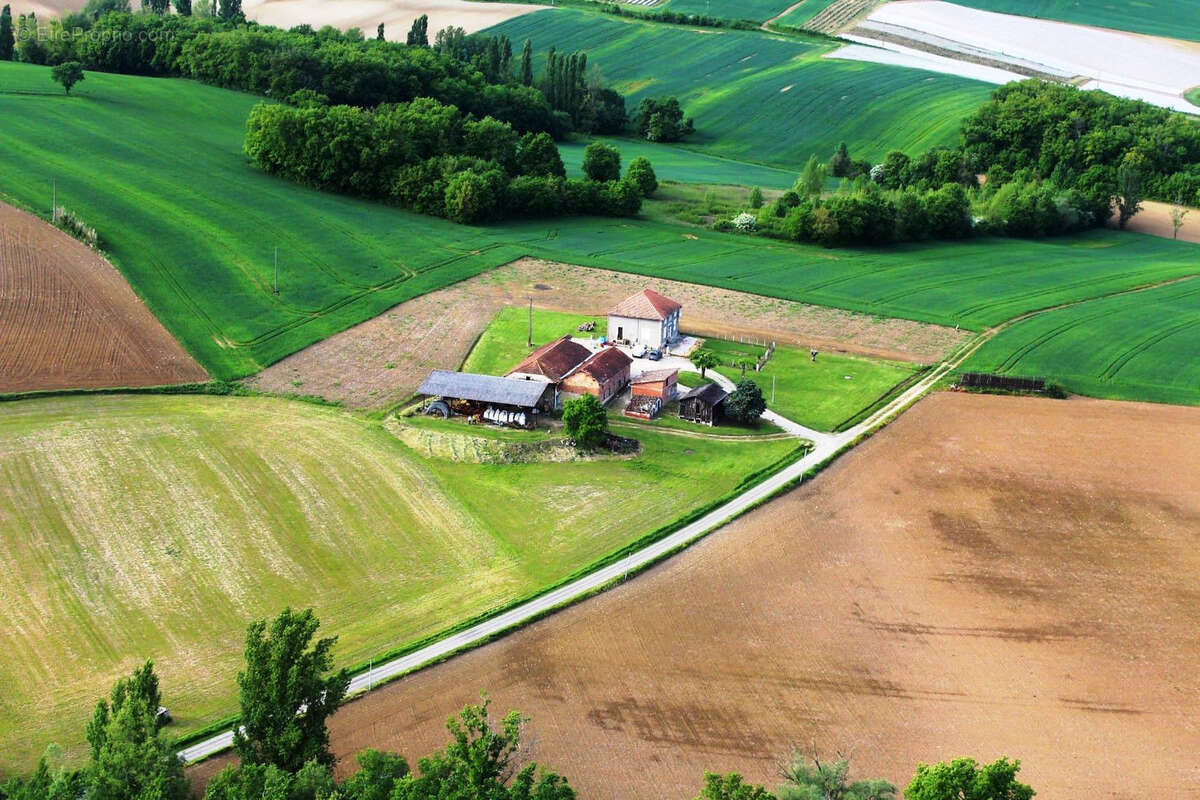 Maison à CASTELNAU-MONTRATIER