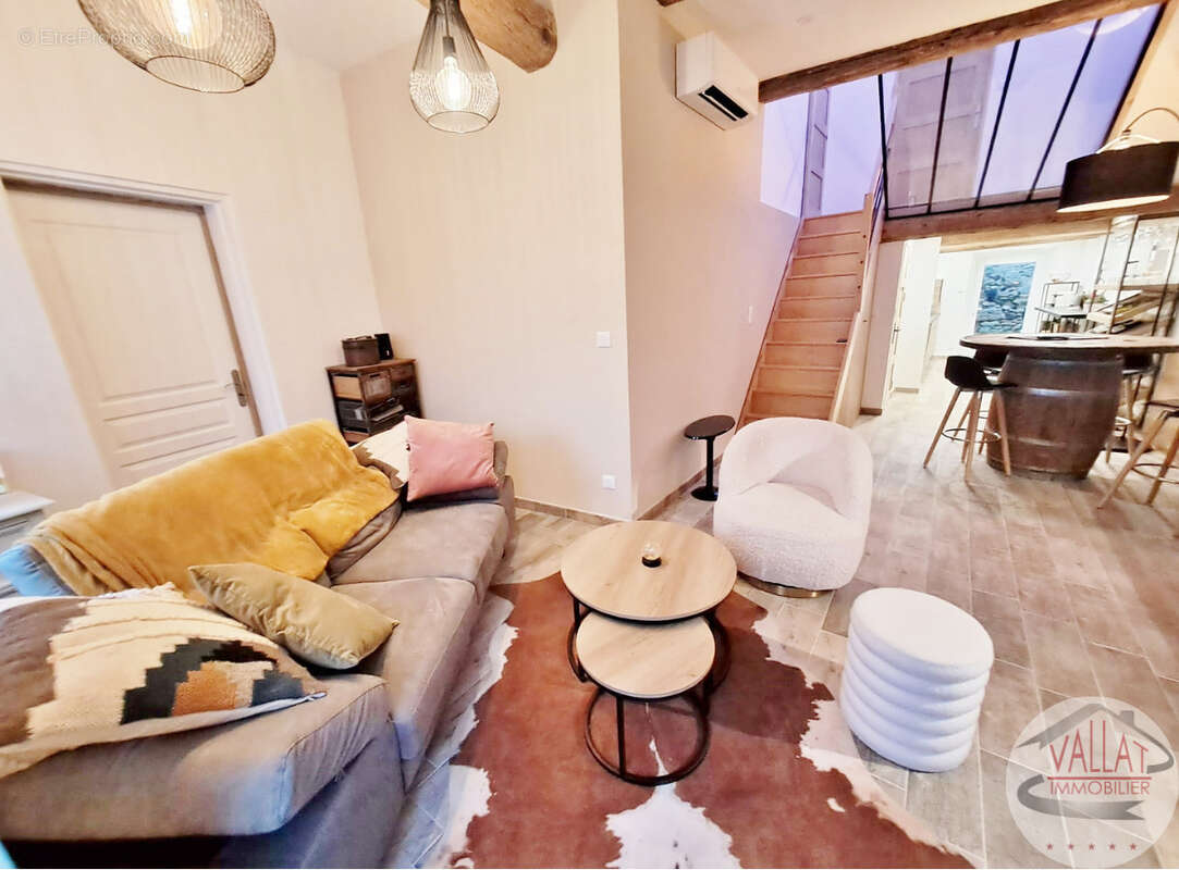 Maison à SAINT-THIBERY