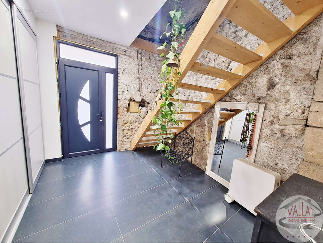 Maison à SAINT-THIBERY