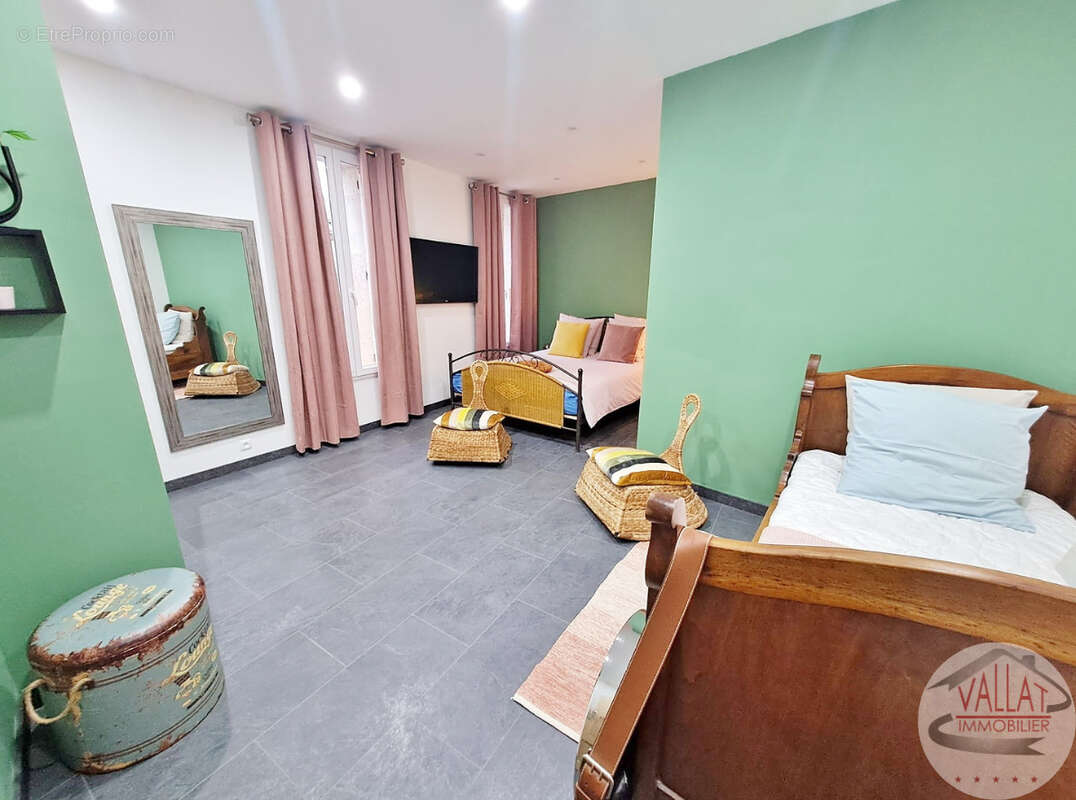 Maison à SAINT-THIBERY