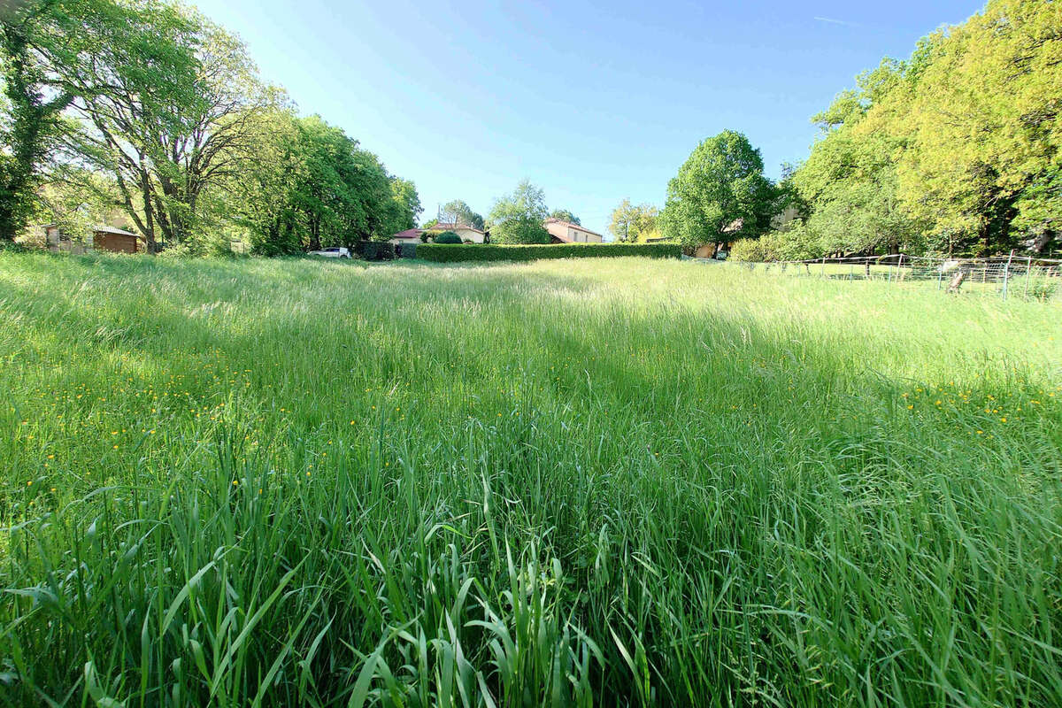 Terrain à VILLEFRANCHE-DE-ROUERGUE