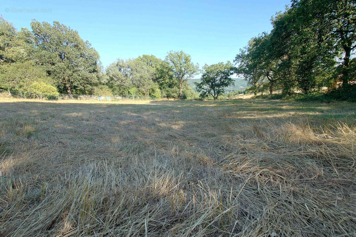 Terrain à VILLEFRANCHE-DE-ROUERGUE