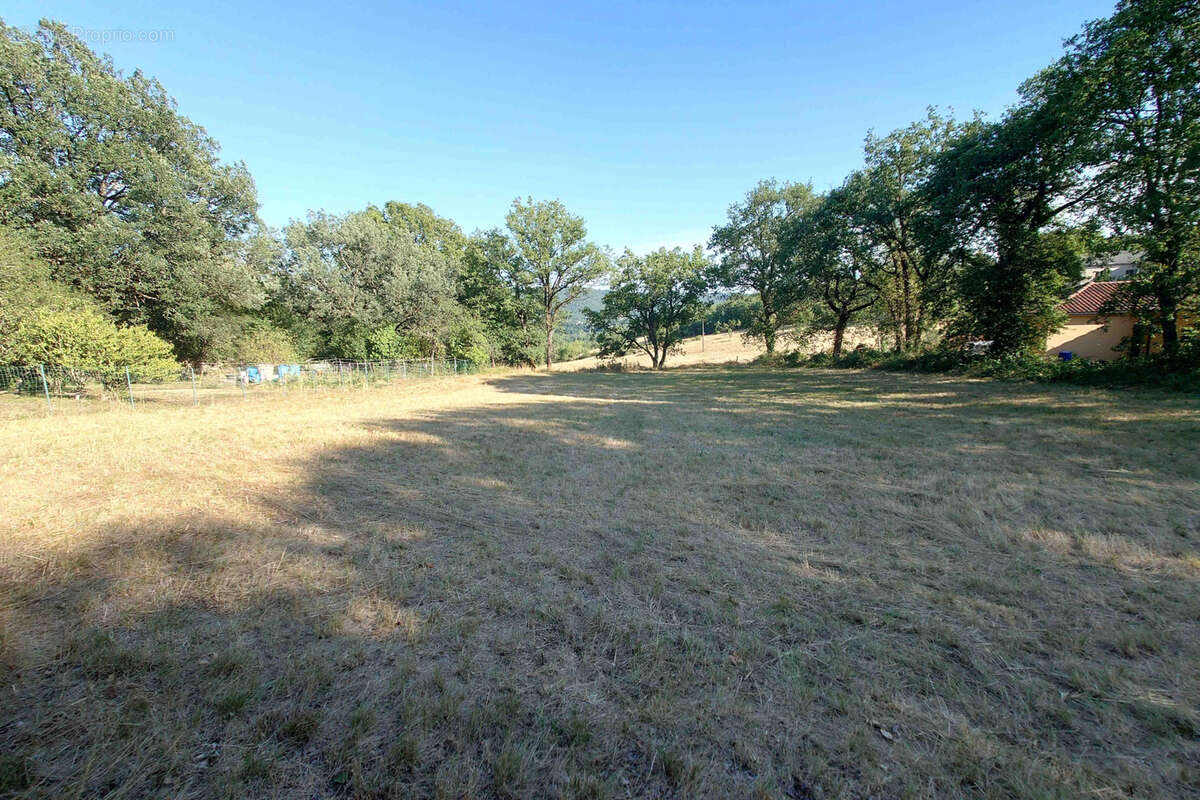 Terrain à VILLEFRANCHE-DE-ROUERGUE