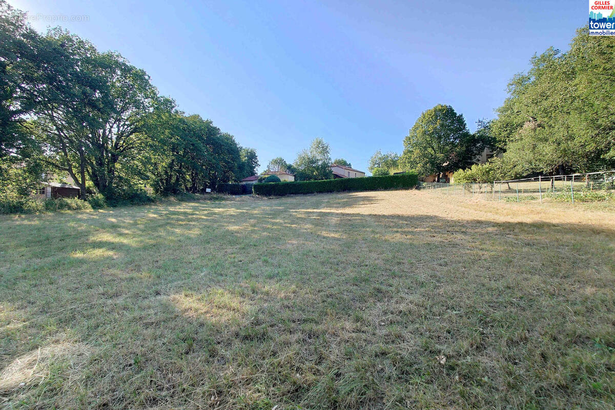 Terrain à VILLEFRANCHE-DE-ROUERGUE