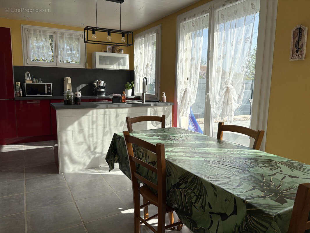 Maison à VERCEL-VILLEDIEU-LE-CAMP