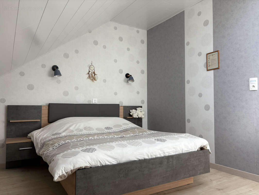 Maison à VERCEL-VILLEDIEU-LE-CAMP