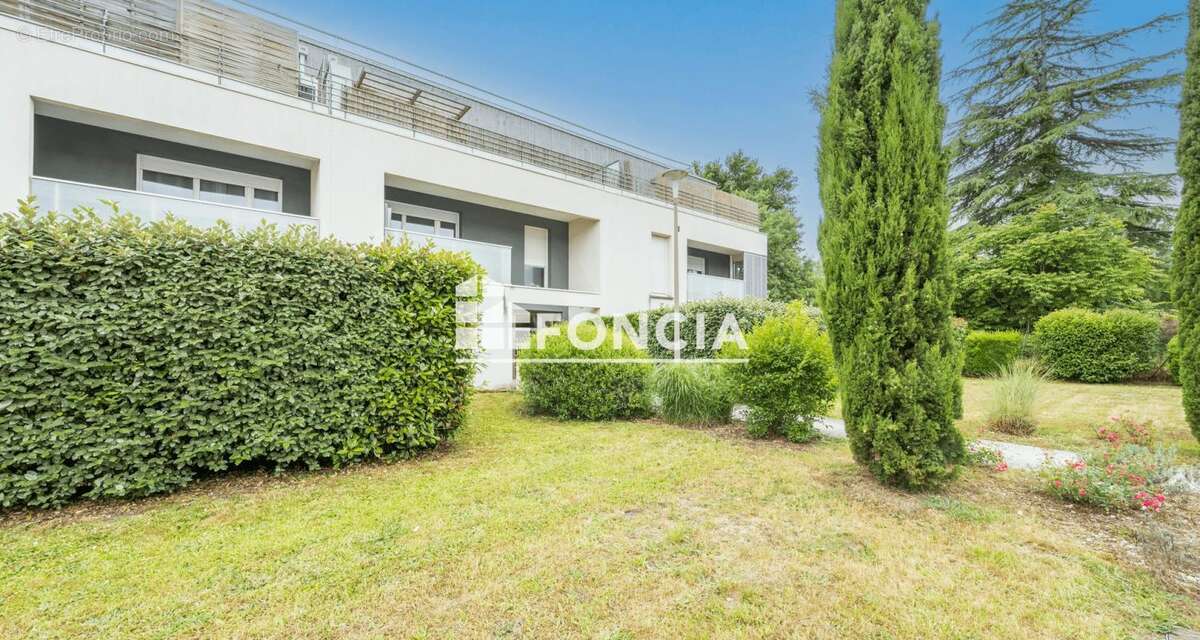 Appartement à PAREMPUYRE