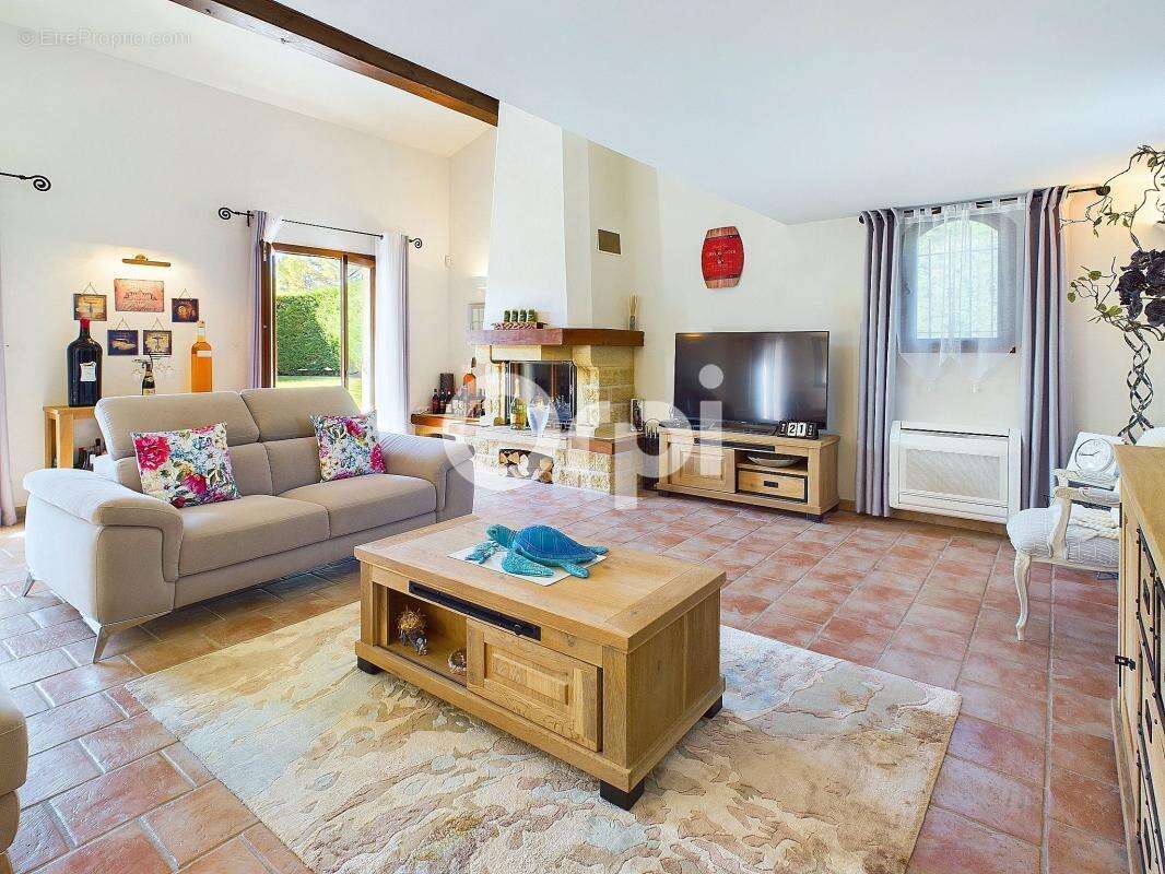 Maison à TOURRETTES