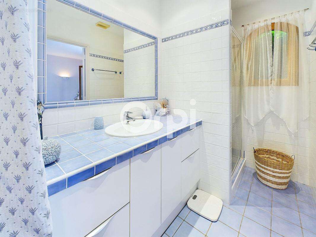 Maison à TOURRETTES