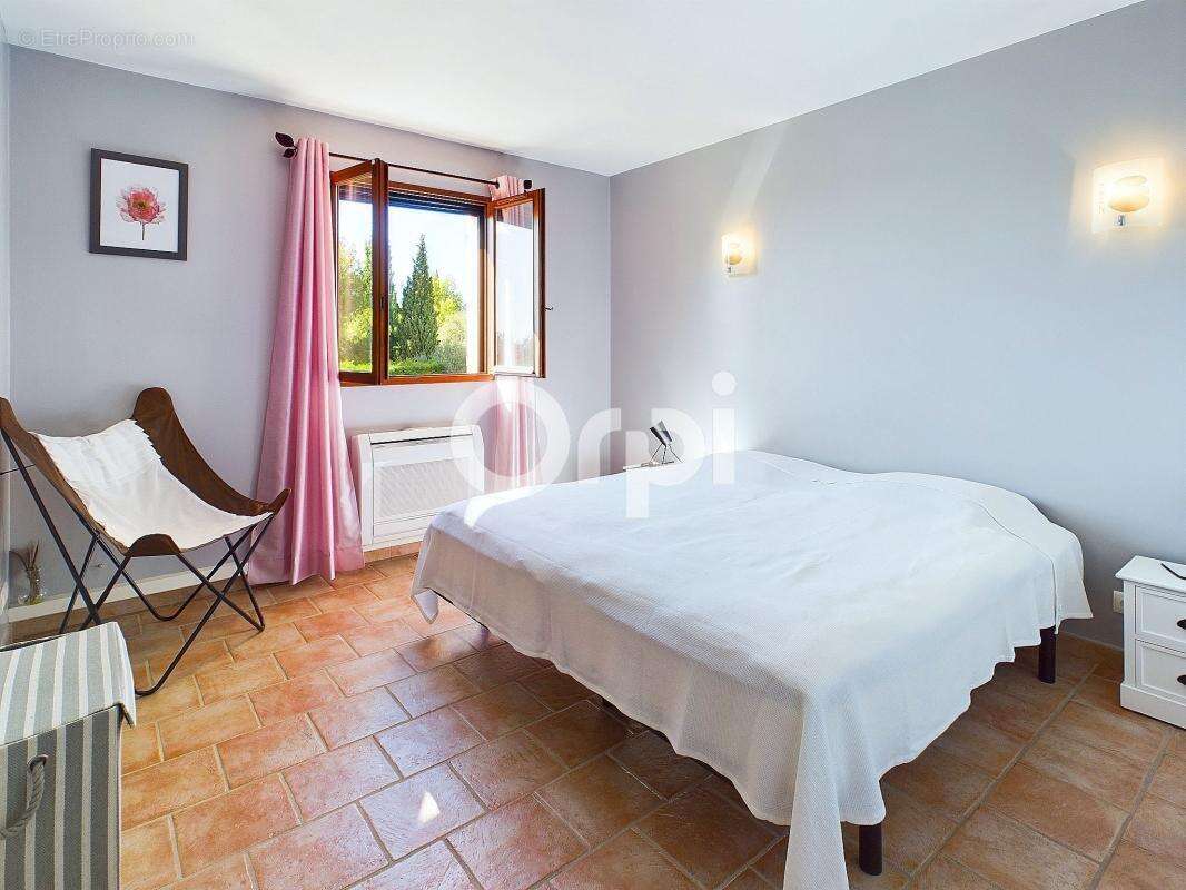 Maison à TOURRETTES