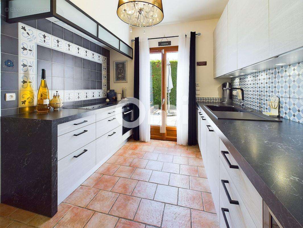 Maison à TOURRETTES