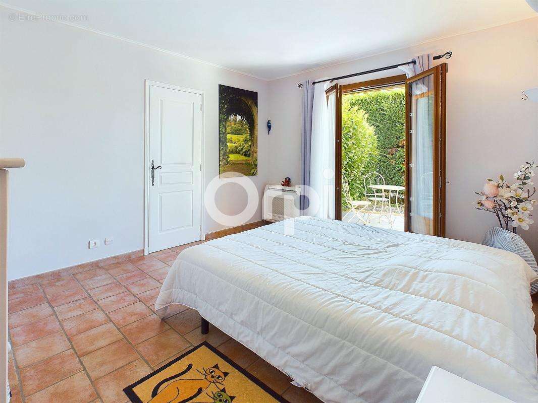 Maison à TOURRETTES