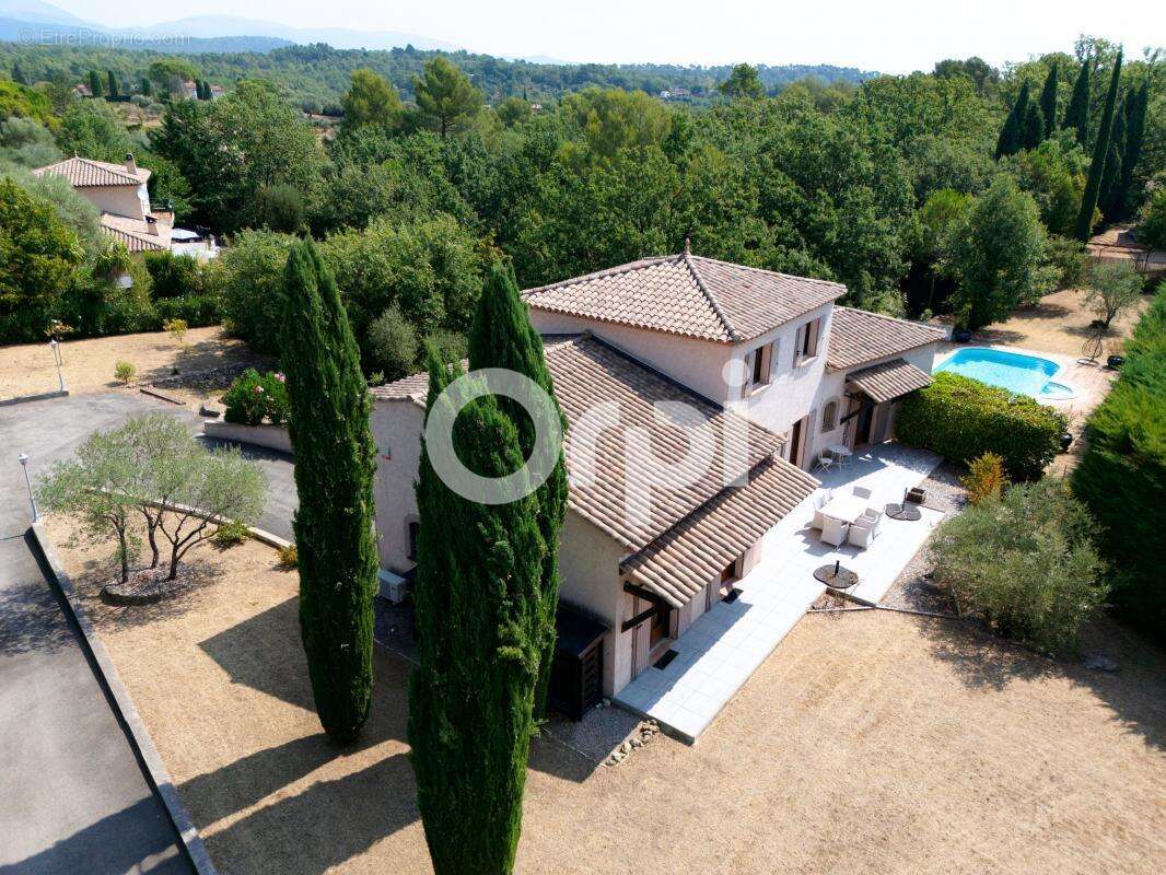 Maison à TOURRETTES