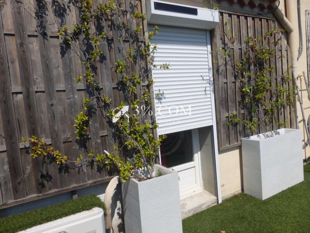 Maison à SAINT-HILAIRE-DE-BRETHMAS