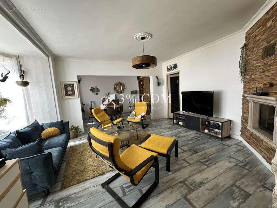 Maison à SAINT-HILAIRE-DE-BRETHMAS