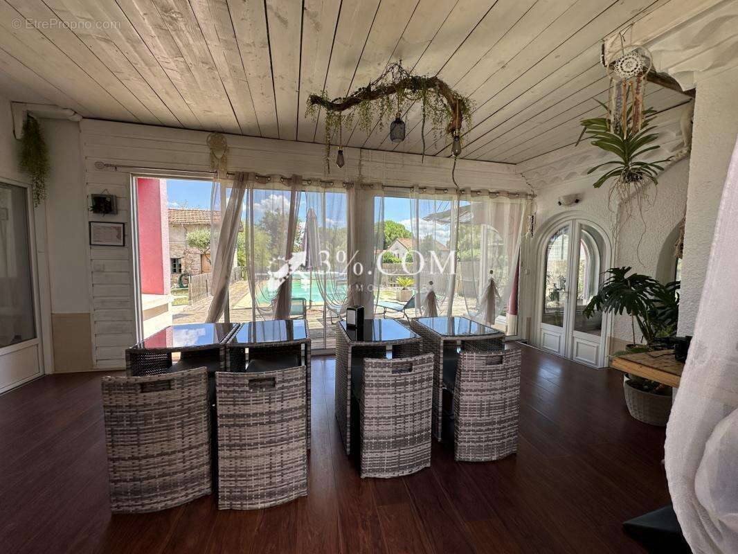 Maison à SAINT-HILAIRE-DE-BRETHMAS