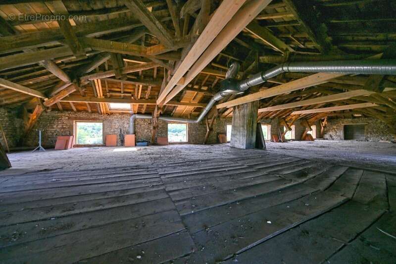Appartement à PONTCHARRA-SUR-TURDINE