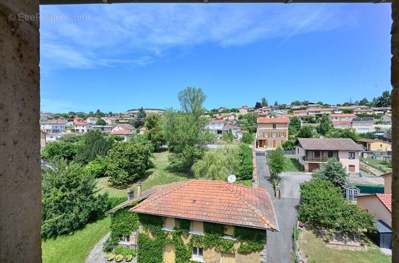 Appartement à PONTCHARRA-SUR-TURDINE