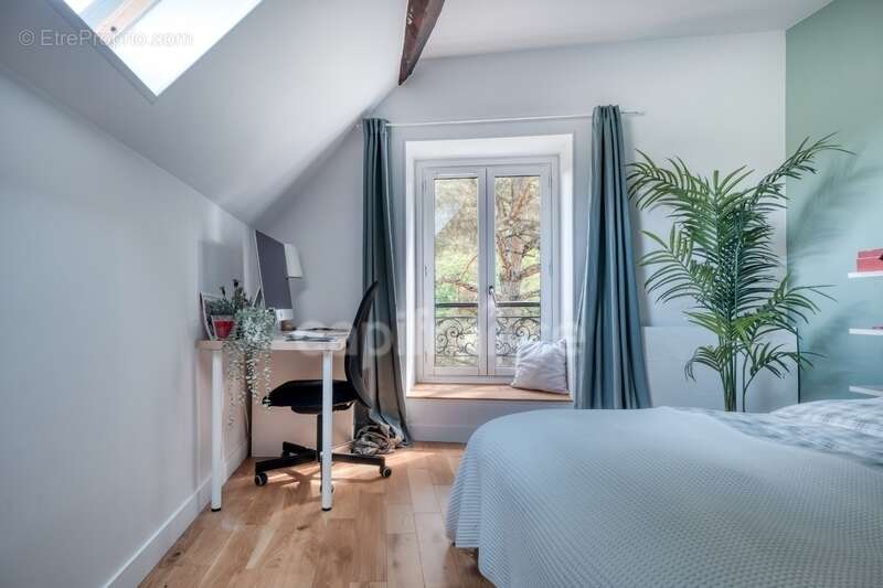 Maison à BRIIS-SOUS-FORGES