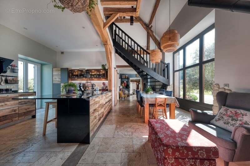 Maison à BRIIS-SOUS-FORGES