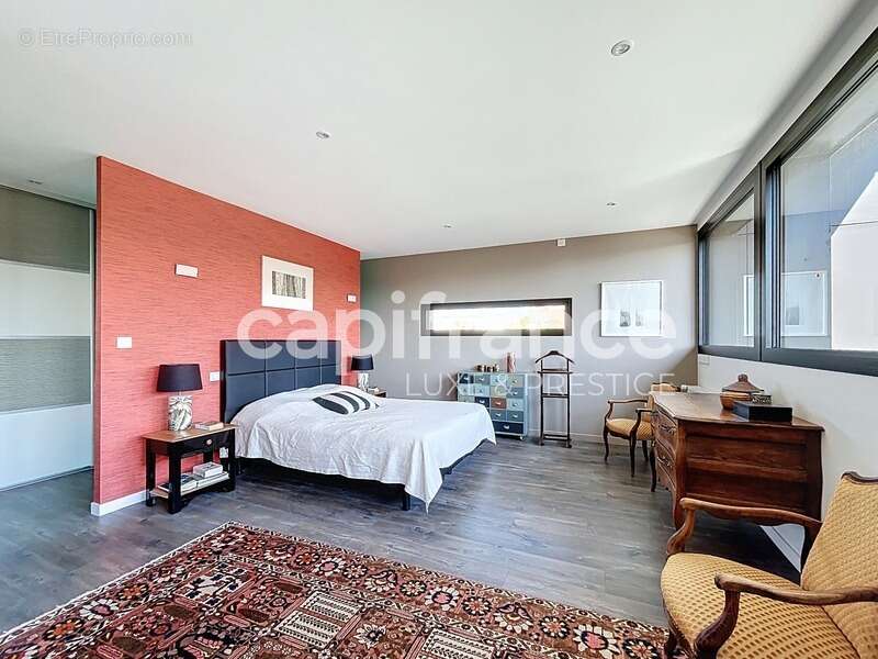 Maison à SAINT-CYR-SUR-LOIRE