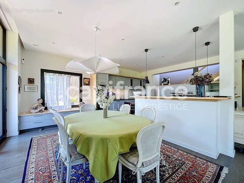 Maison à SAINT-CYR-SUR-LOIRE