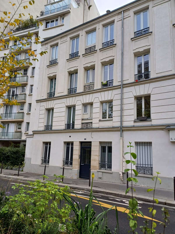 Appartement à PARIS-14E