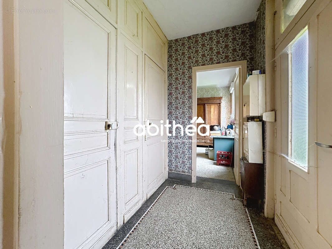 Maison à COURCELLES-LE-COMTE