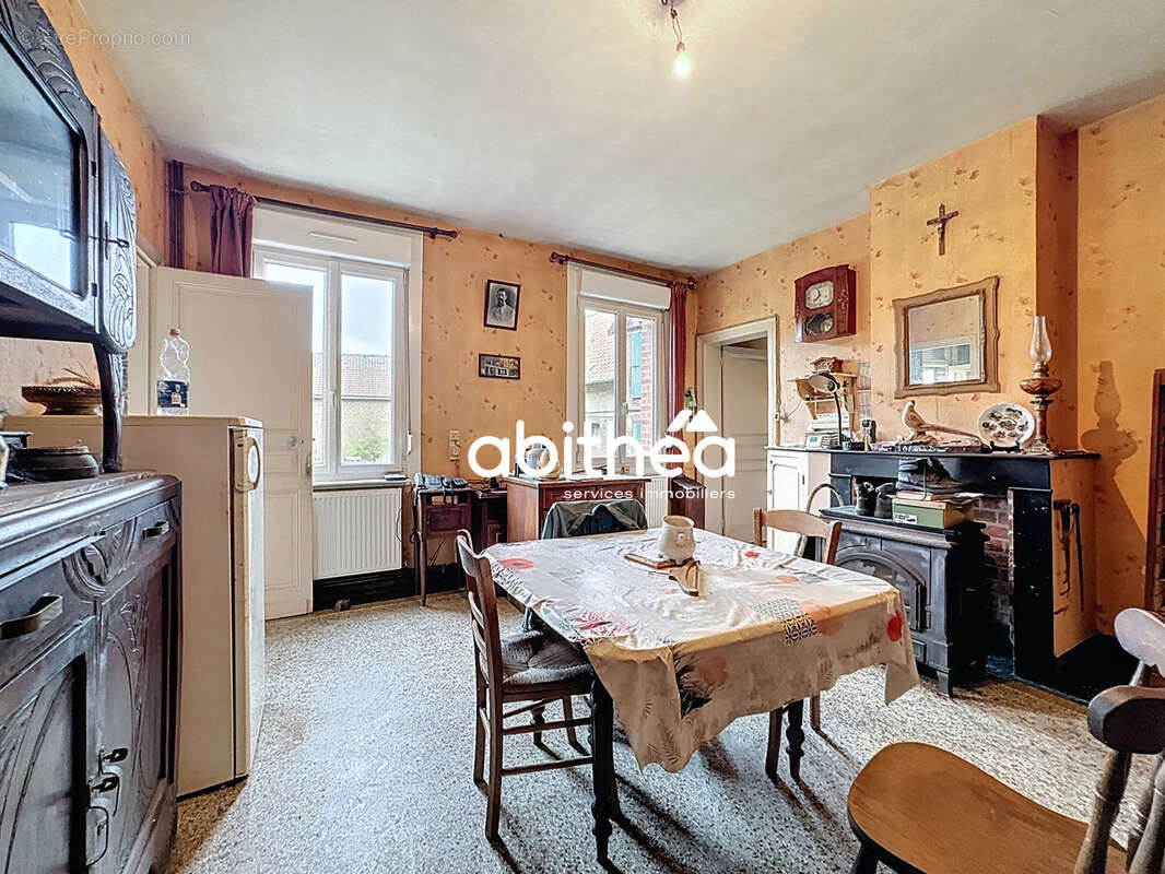 Maison à COURCELLES-LE-COMTE