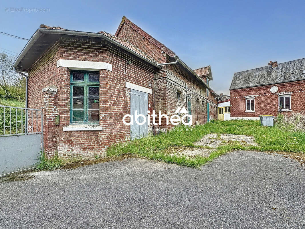 Maison à COURCELLES-LE-COMTE