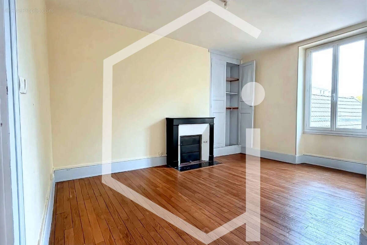 Appartement à COSNE-COURS-SUR-LOIRE