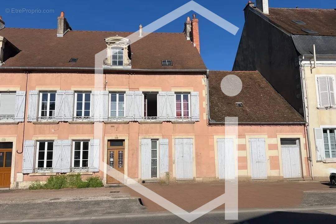 Appartement à COSNE-COURS-SUR-LOIRE