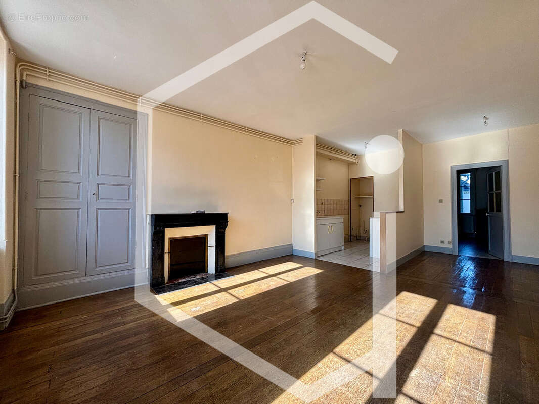 Appartement à COSNE-COURS-SUR-LOIRE