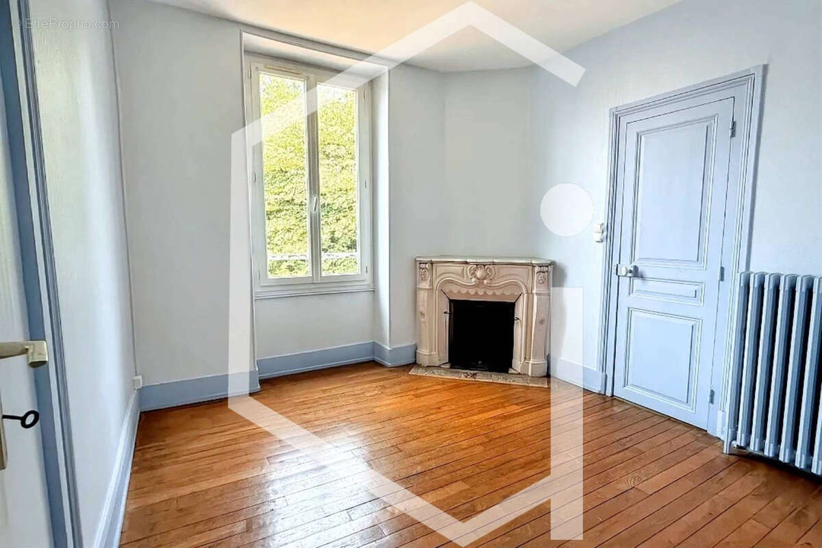 Appartement à COSNE-COURS-SUR-LOIRE