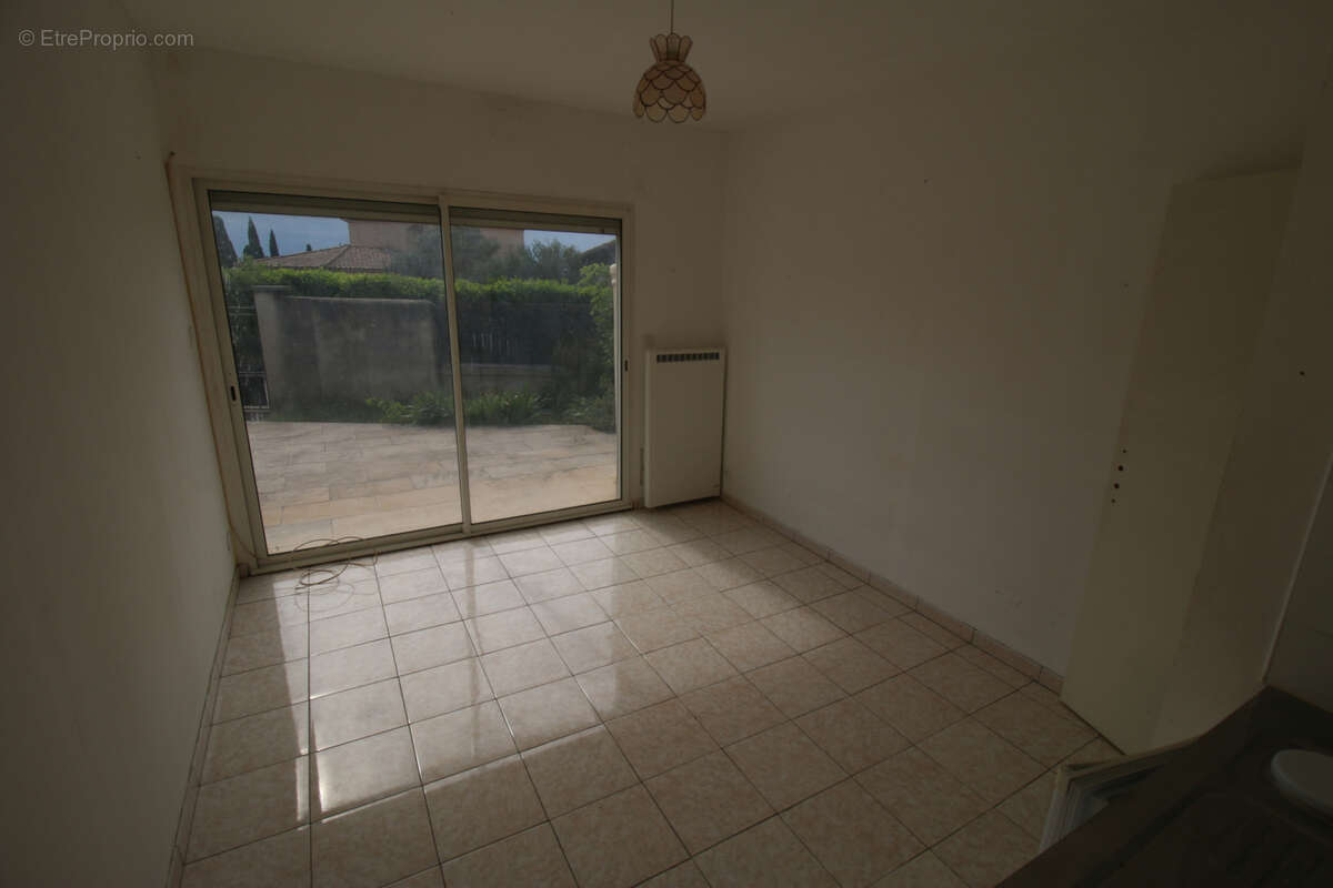 Maison à FONTVIEILLE