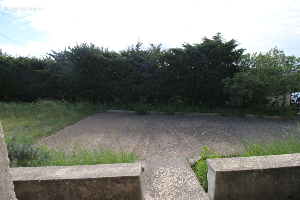 Maison à FONTVIEILLE