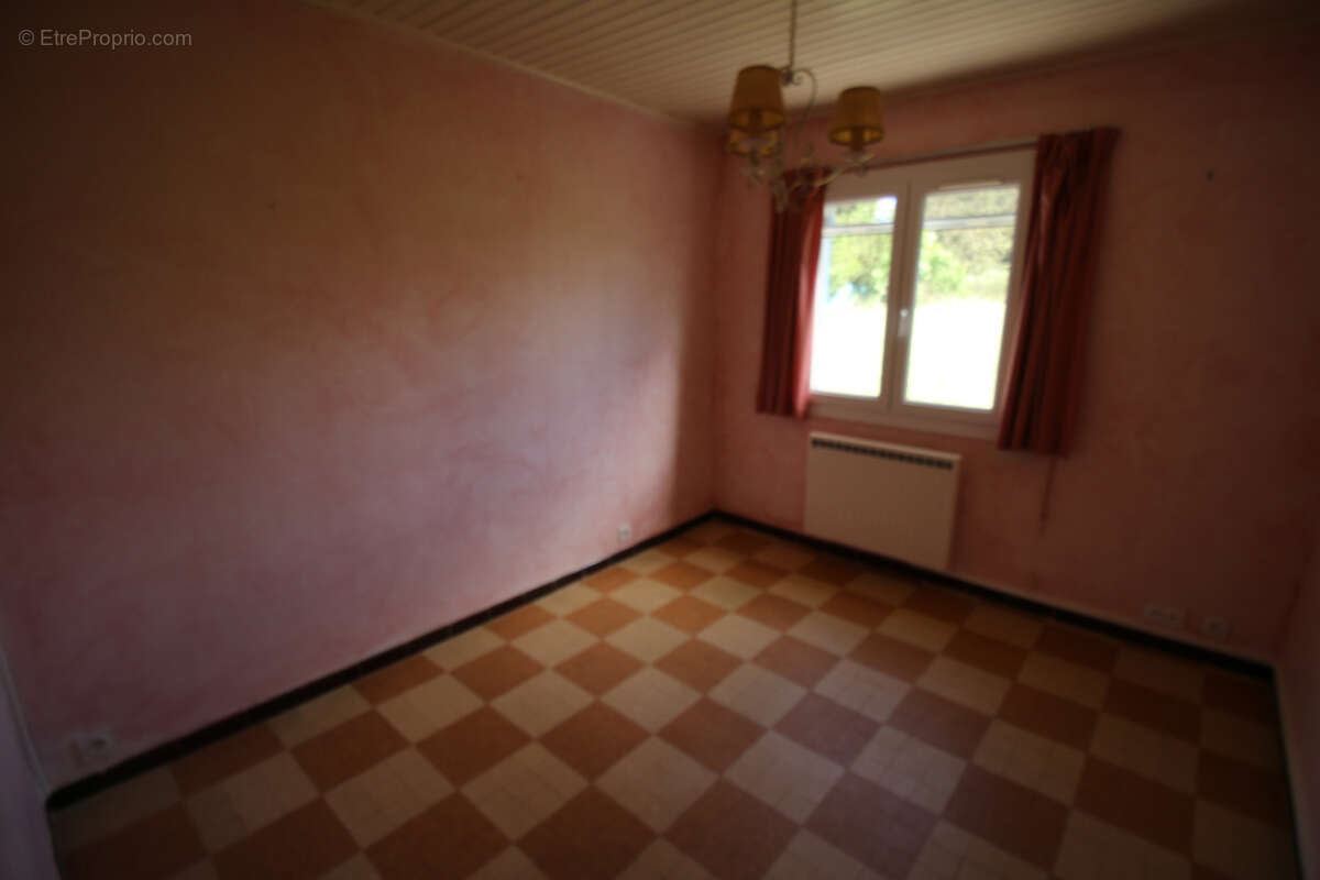 Maison à FONTVIEILLE