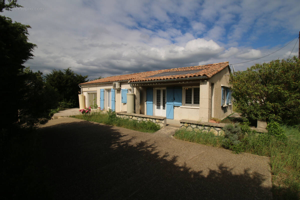 Maison à FONTVIEILLE