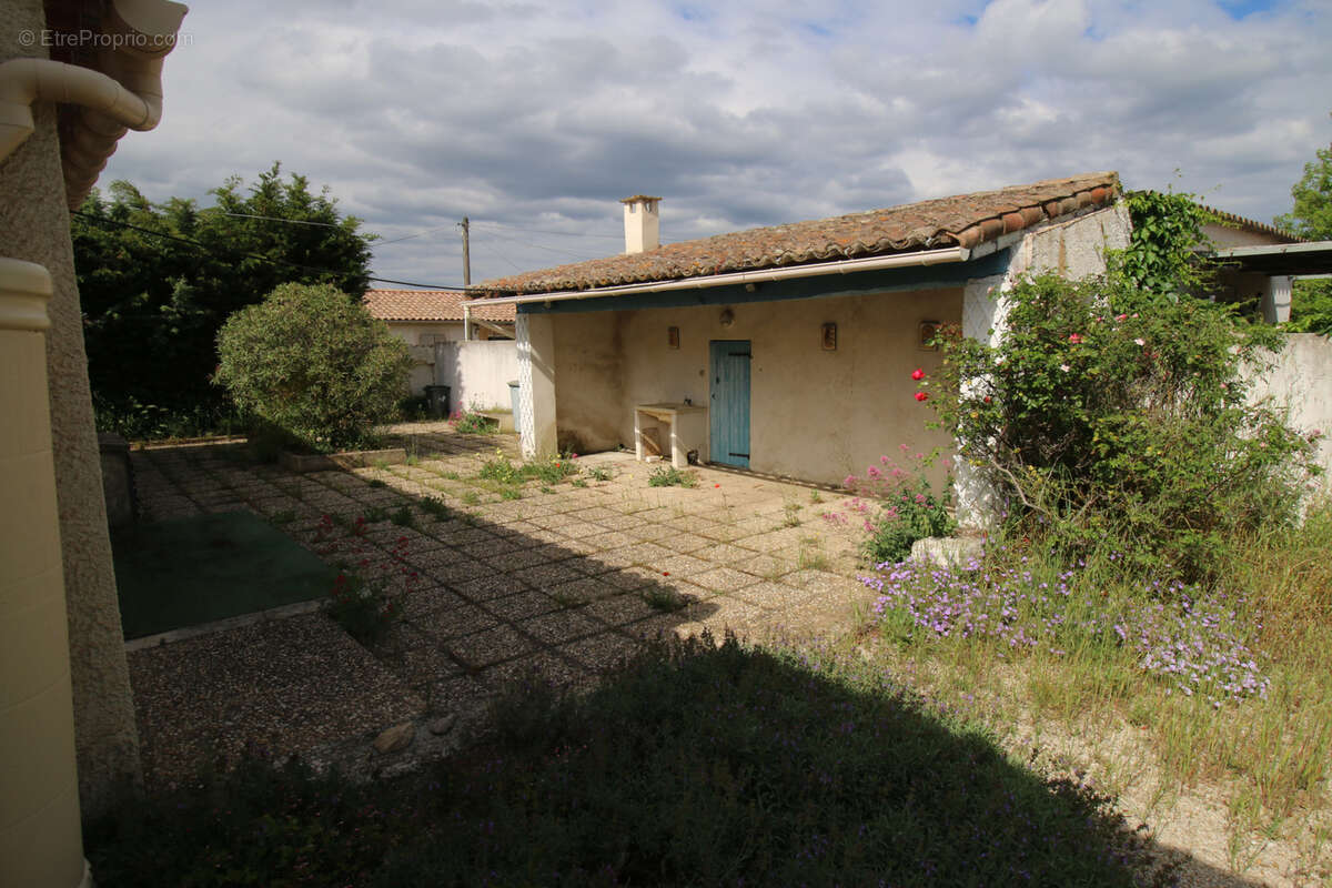 Maison à FONTVIEILLE