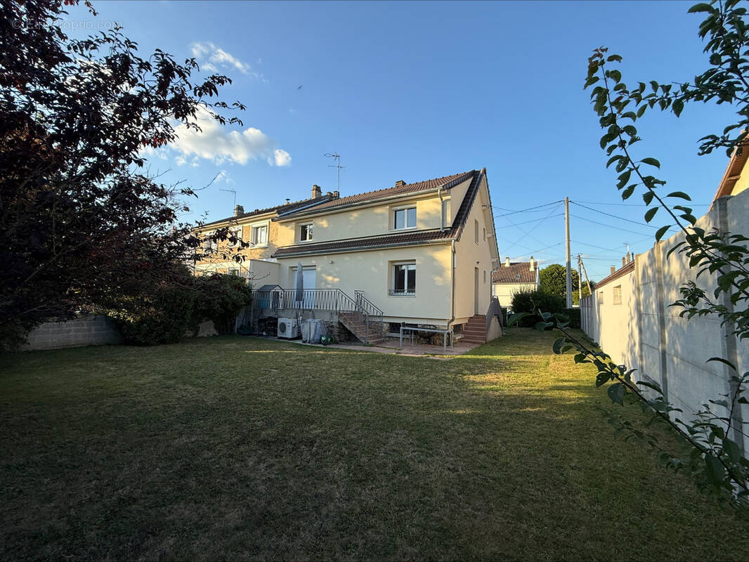 Maison à PONTAULT-COMBAULT