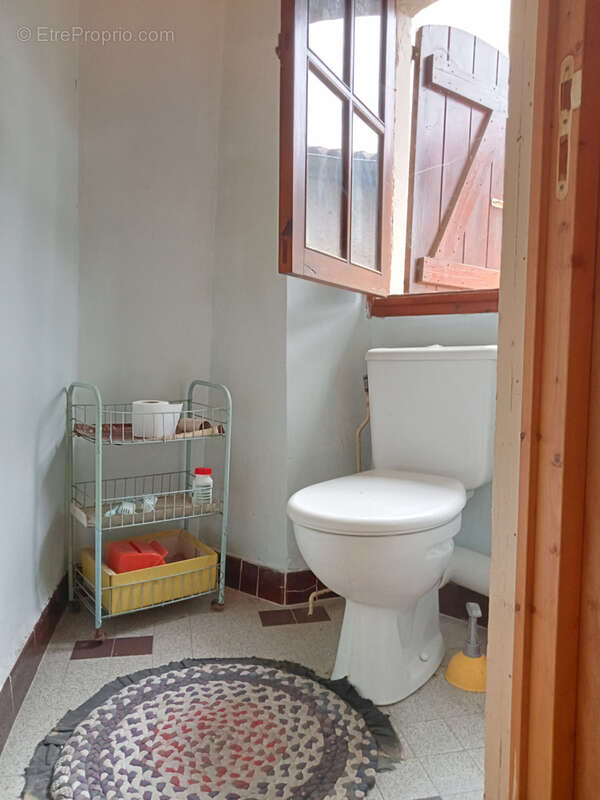 Maison à SAINT-LAURENT-DU-PAPE