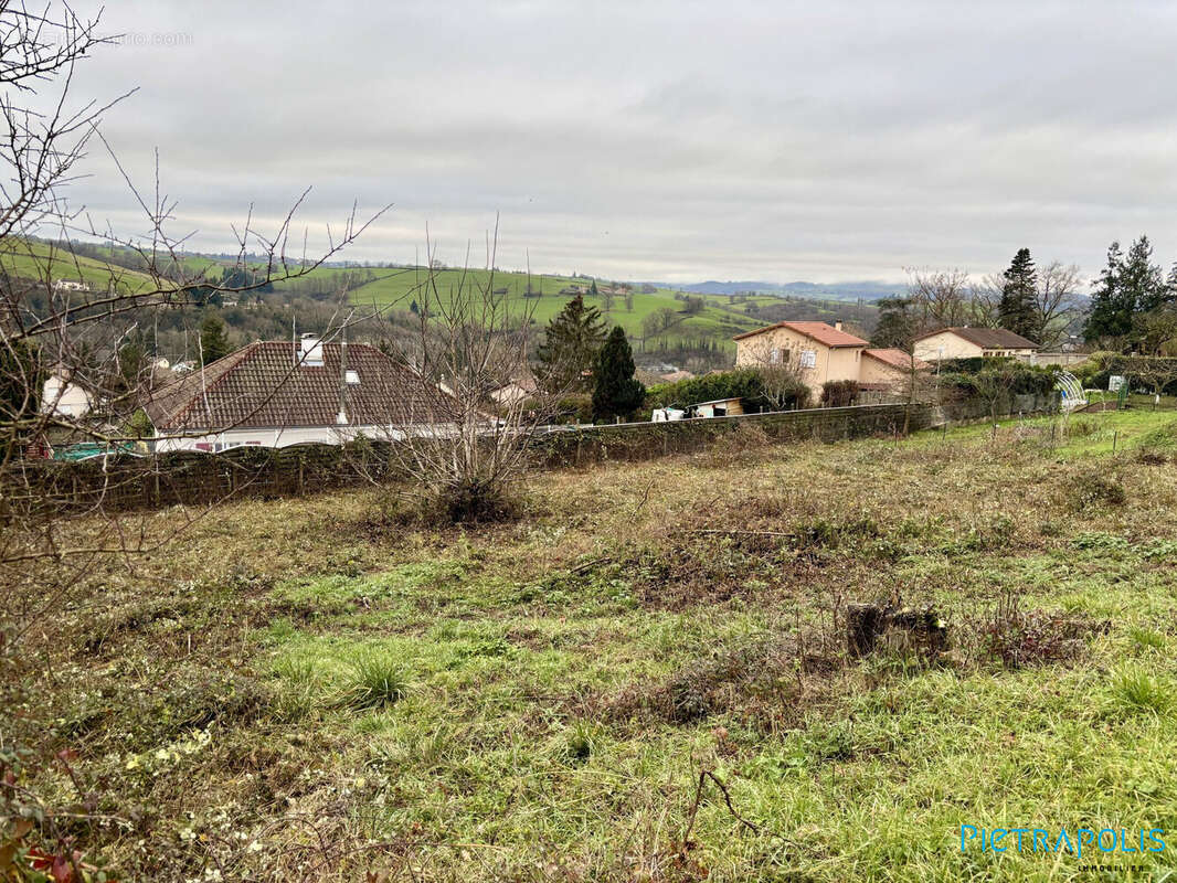 Terrain à AMPLEPUIS