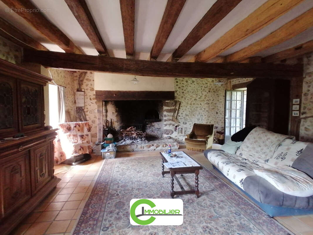 Maison à SAINT-AGIL