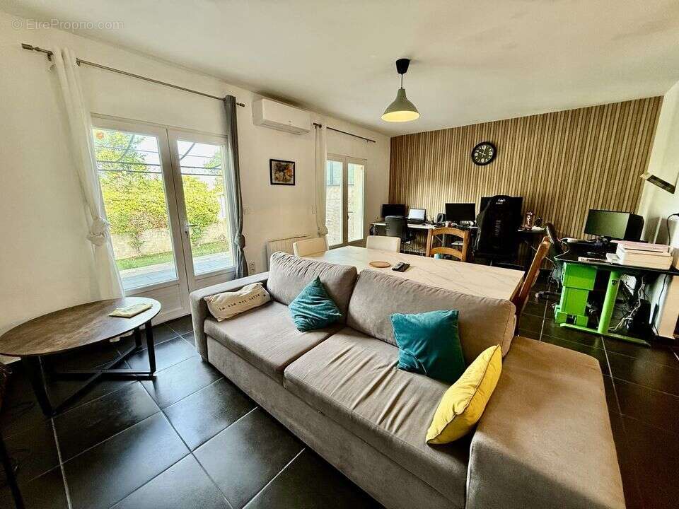 N'hésitez pas à nous contacter pour plus de renseignements. - Maison à ISTRES