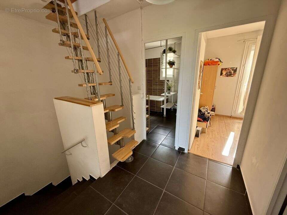 N'hésitez pas à nous contacter pour plus de renseignements. - Maison à ISTRES