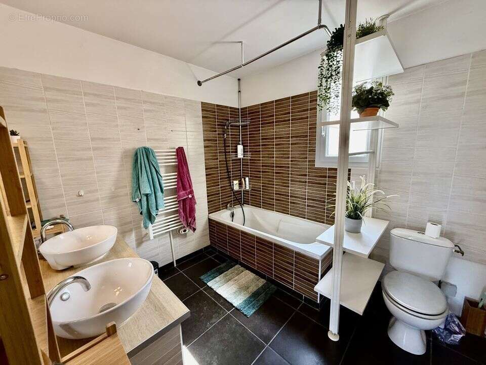 N'hésitez pas à nous contacter pour plus de renseignements. - Maison à ISTRES