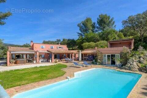 Maison à BORMES-LES-MIMOSAS